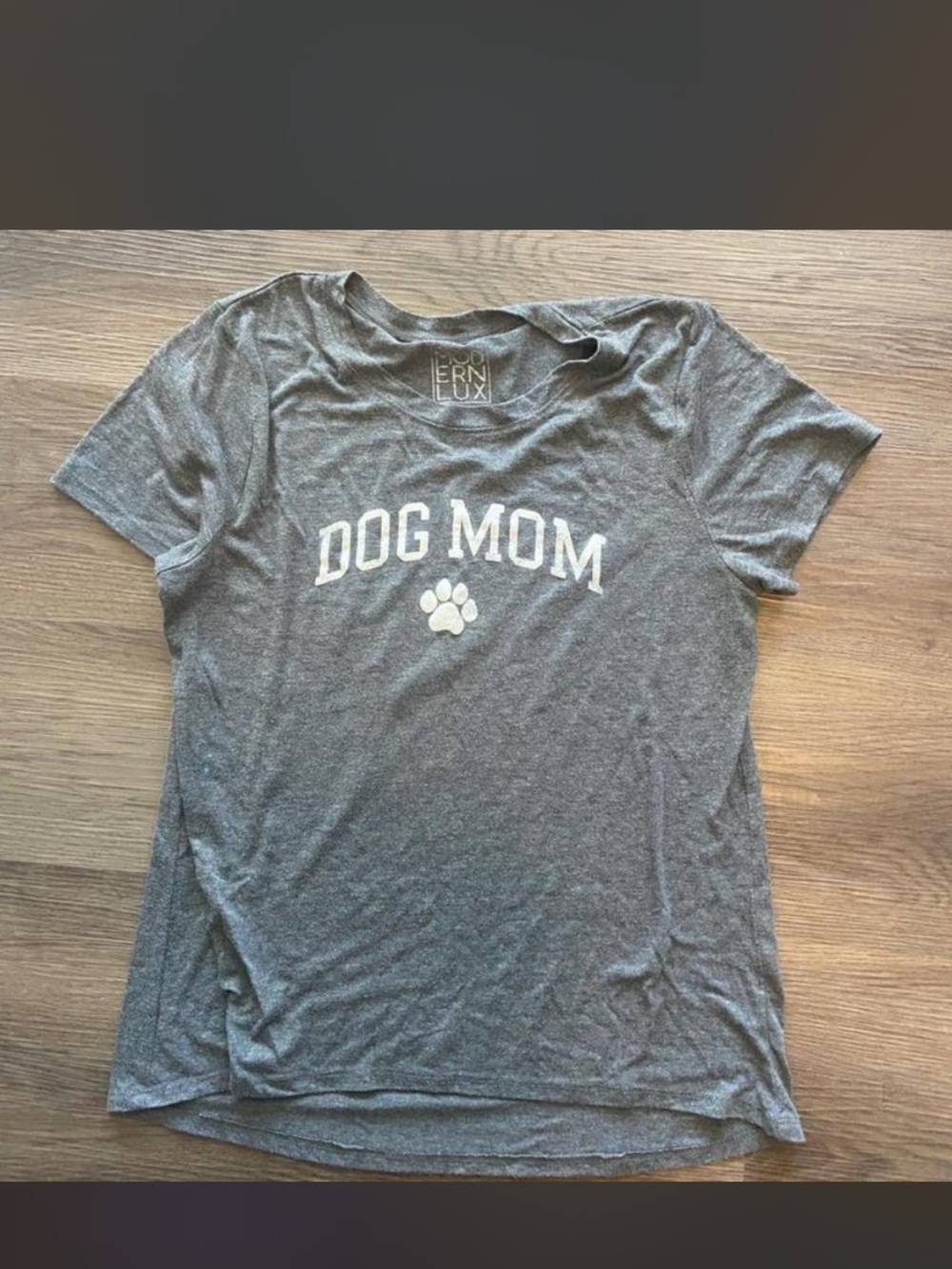 Modern Lux DOG MOM Tee - Gray with White Paw